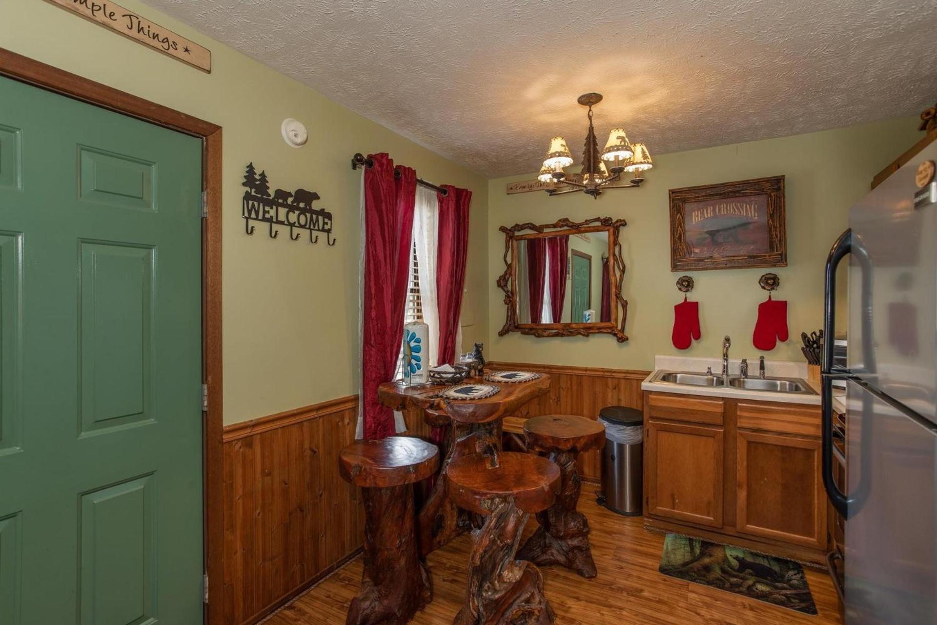 Bear Mountain Hollow-Free Dollywood Ticket- Cozy Cabin With A Hot Tub, Arcade & Deck Close To Town พิเจนฟอร์จ ภายนอก รูปภาพ